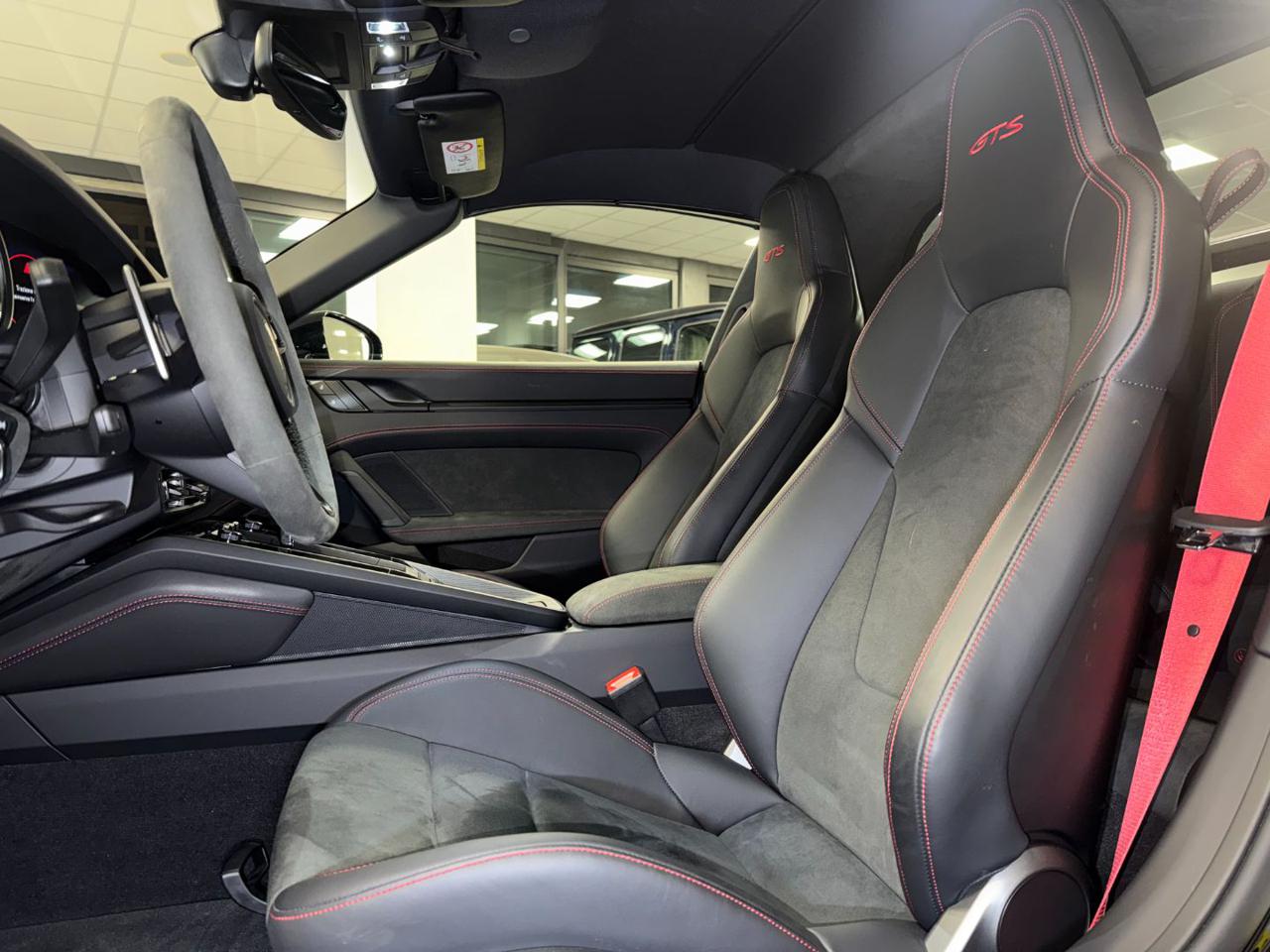 Porsche 911 Targa 4 GTS / CHRONO / P.H.A.S.M./ SED. RISC /BOSE 2023
