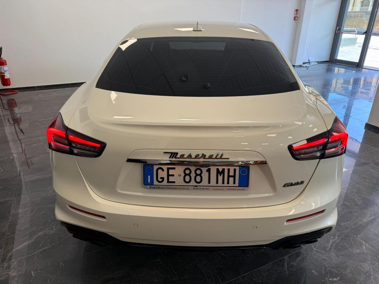 Maserati Ghibli V8 580 CV Trofeo Kit Carbonio Interior & Exterior 2021 - foto 4