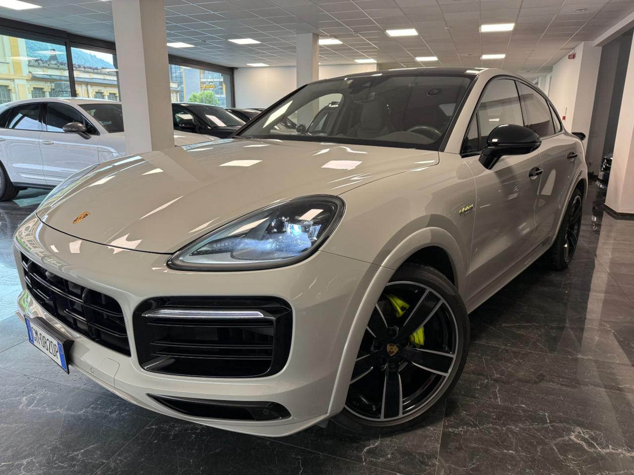Porsche Cayenne Coupé 3.0 V6 E-Hybrid Platinum Edition 2023 - foto 2
