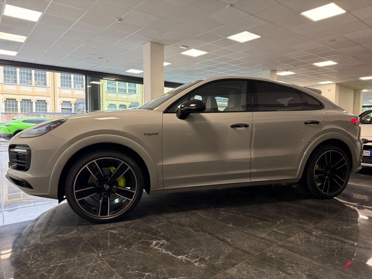 Porsche Cayenne Coupé 3.0 V6 E-Hybrid Platinum Edition 2023 - foto 4