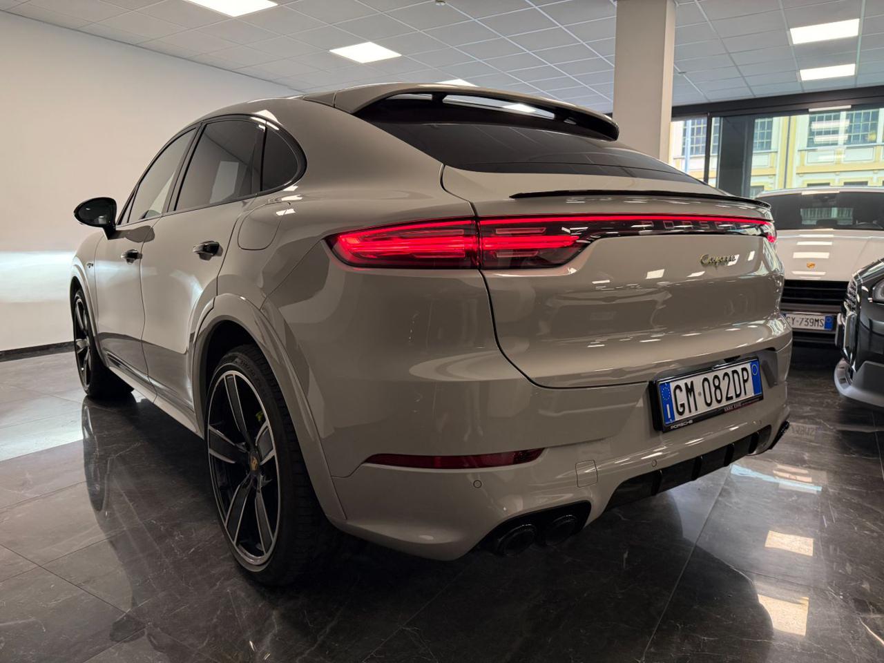 Porsche Cayenne Coupé 3.0 V6 E-Hybrid Platinum Edition 2023 - foto 5