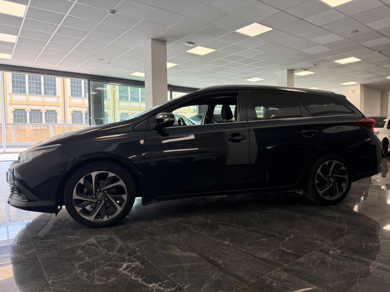 Toyota Auris Touring Sports 1.4 D-4D Active 2015 - foto 3