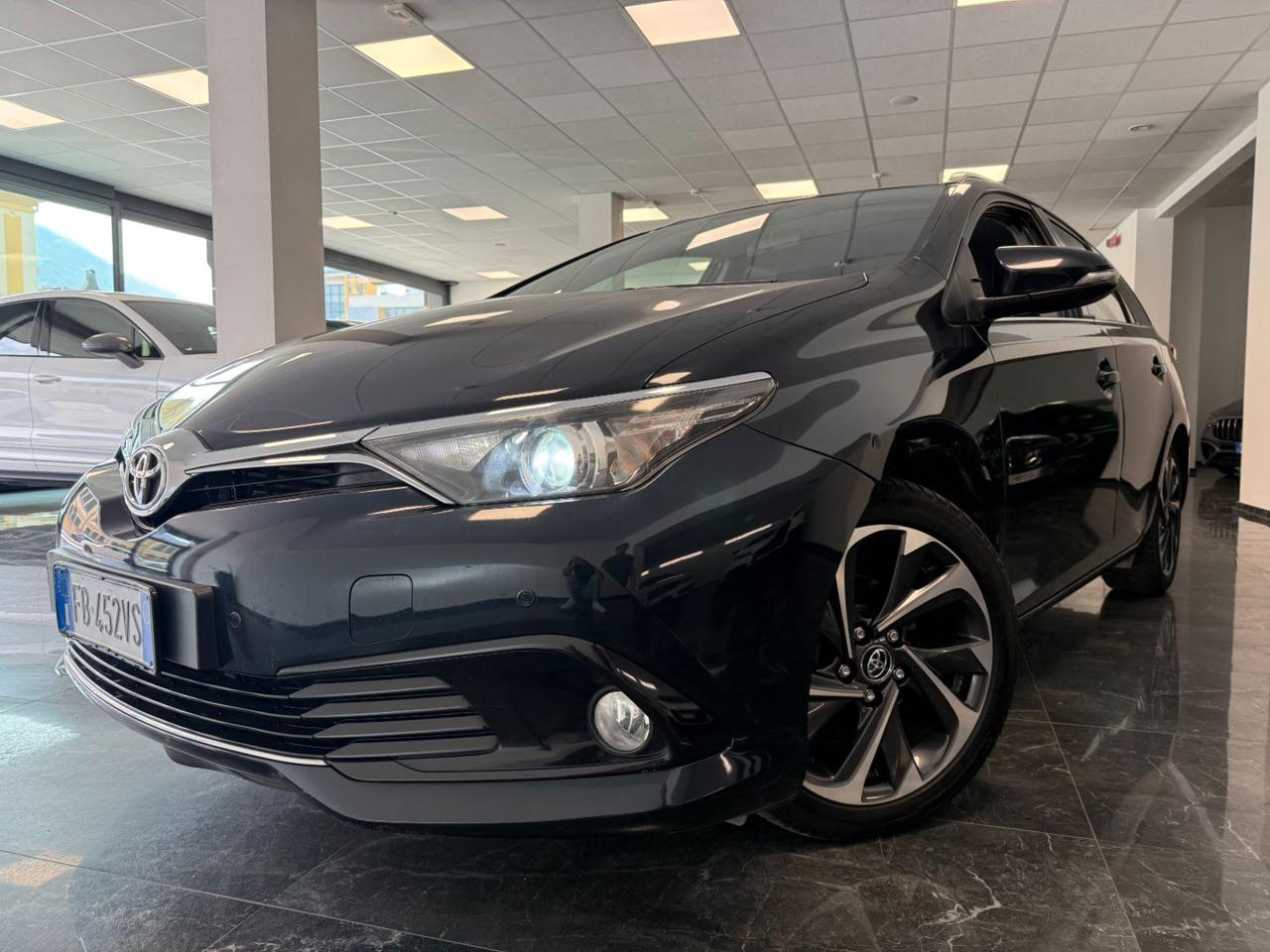 Toyota Auris Touring Sports 1.6 d-4d Lounge 2015 - foto 1
