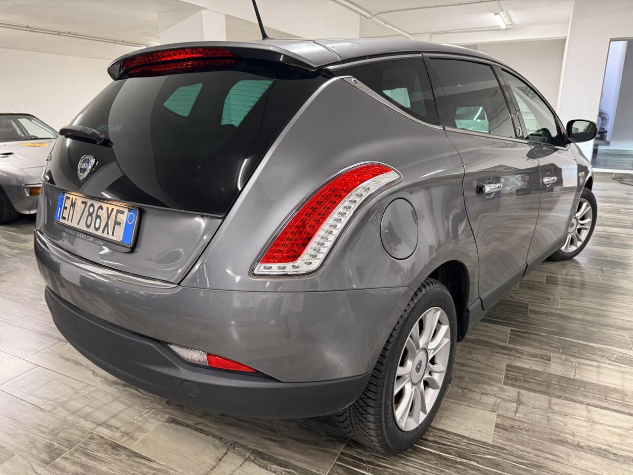 Lancia Delta 1.6 MJT DPF Gold 2012 - foto 5