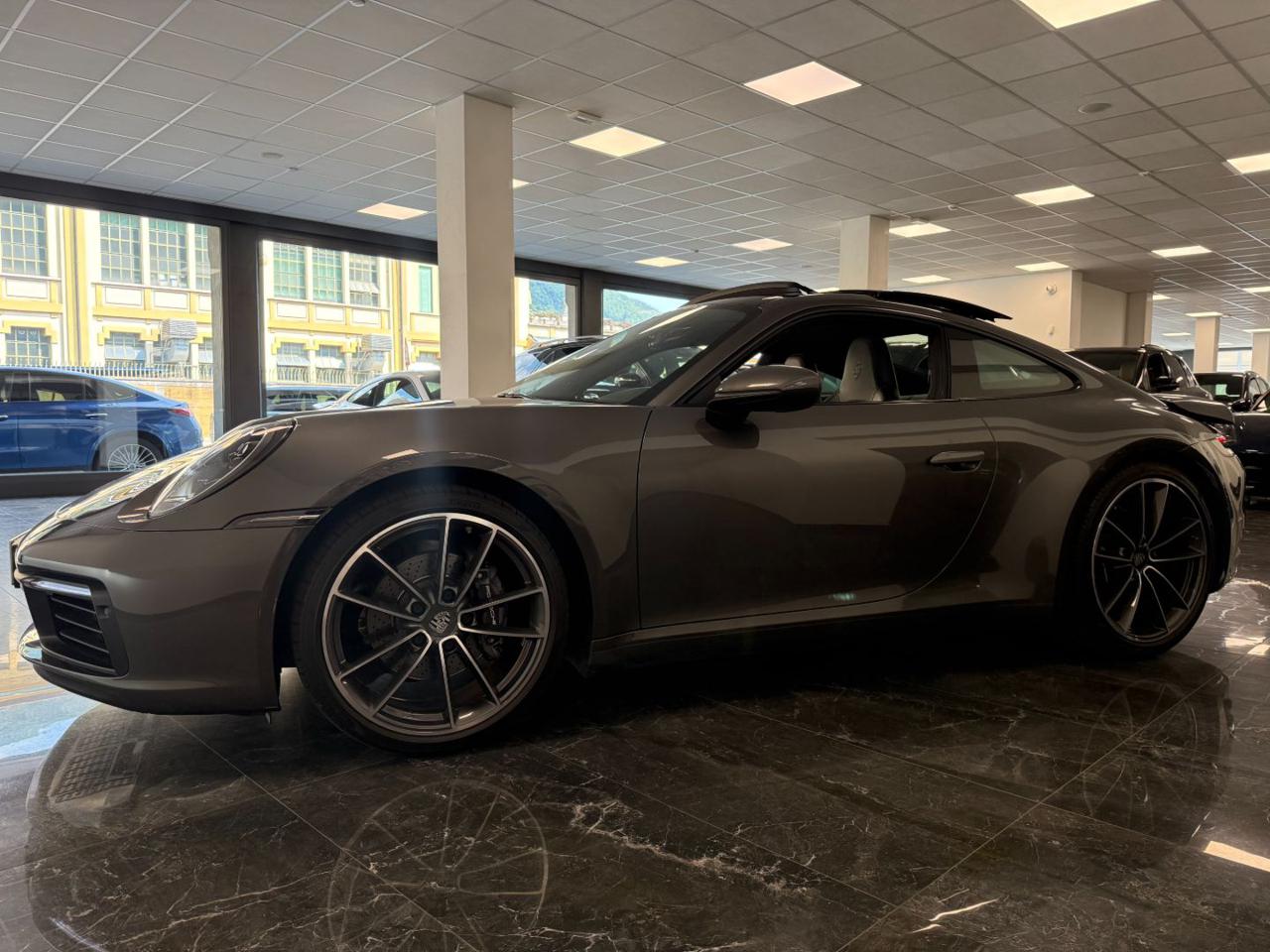 Porsche 911 Carrera 4 2020 - foto 3