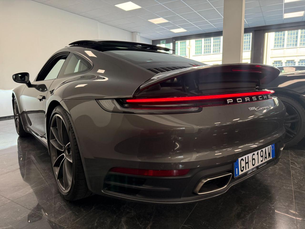 Porsche 911 Carrera 4 2020 - foto 4