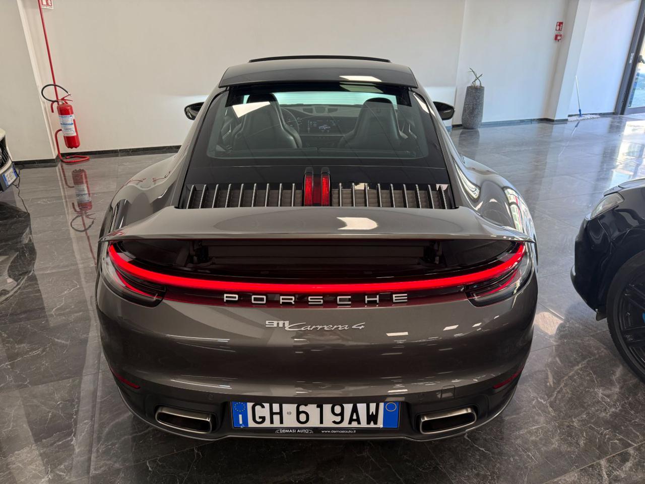 Porsche 911 Carrera 4 2020 - foto 5