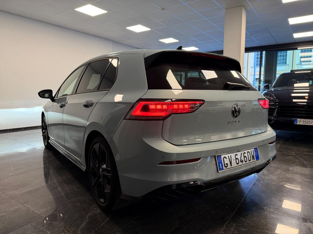 Volkswagen Golf 2.0 TDI 150 CV DSG SCR R-Line 2024 - foto 5